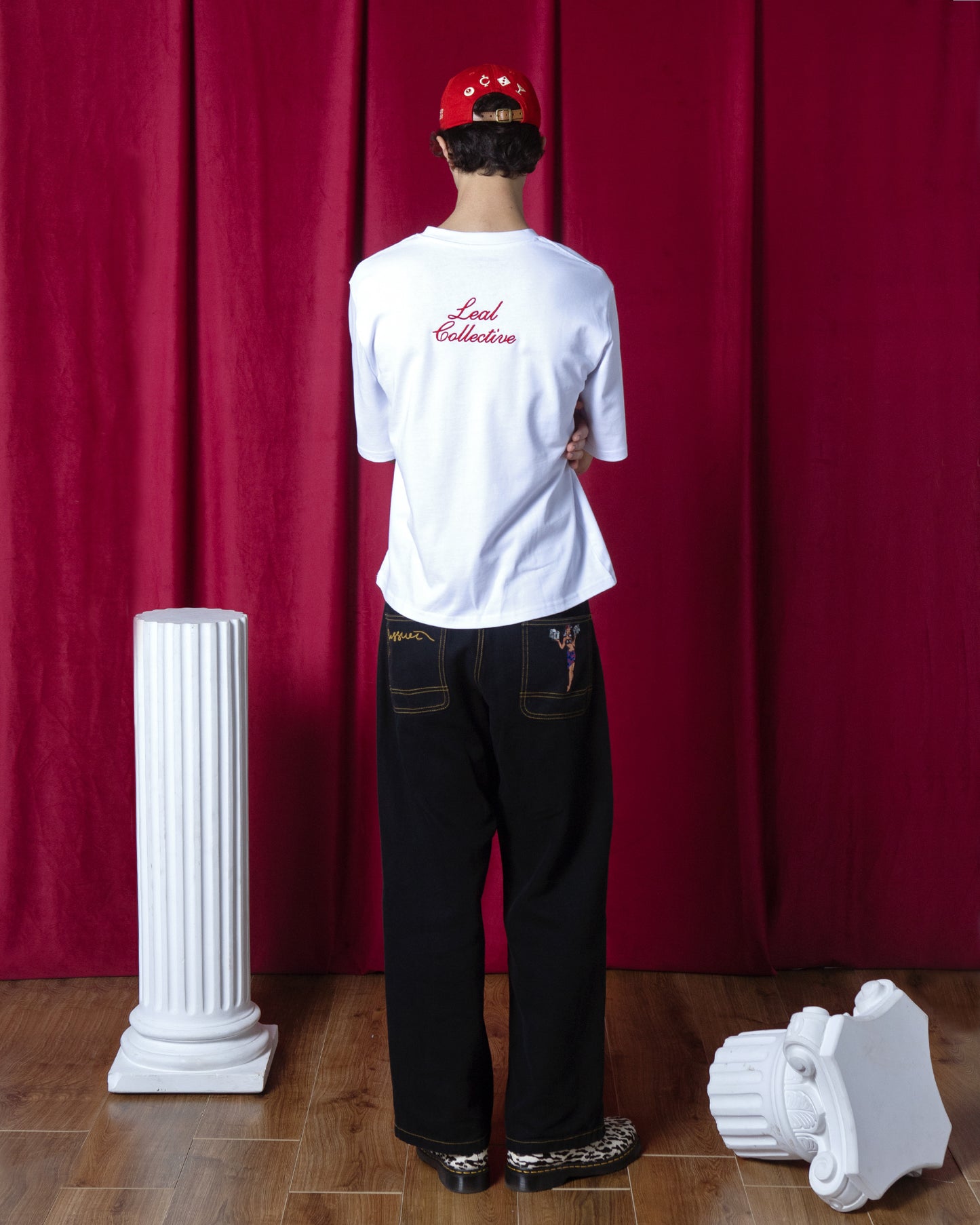CLASSY TEE